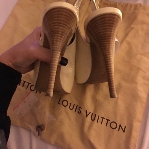 Louis Vuitton azur pumps - Picture 6 of 8